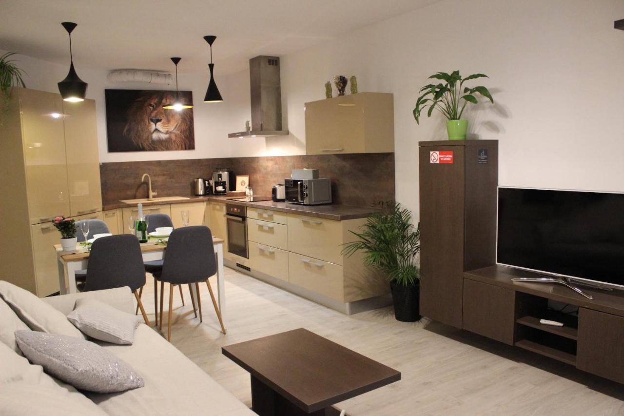 Leo Free Parking - Augusta Apartman Pozsony
